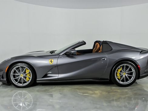 Used 2023 Ferrari 812 GTS RWD image 6