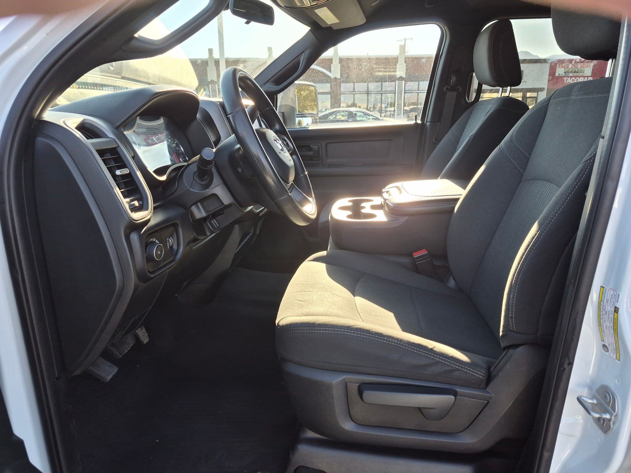 Used 2024 RAM 3500 Tradesman w/ Chrome Appearance Group AWD/4WD image 17