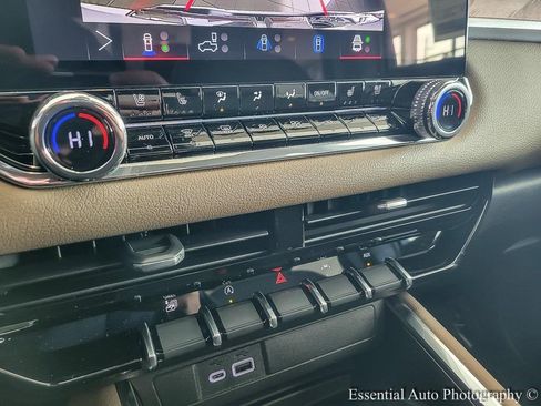 New 2026 GMC Canyon Denali image 17