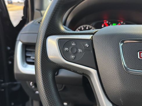 Used 2024 GMC Terrain SLE image 18
