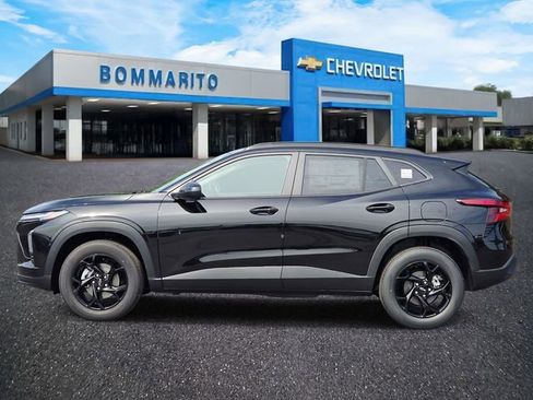 New 2026 Chevrolet Trax LT w/ Driver Confidence Package FWD image 2