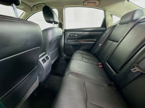 Used 2017 Nissan Altima 2.5 SL w/ Moonroof Package image 24