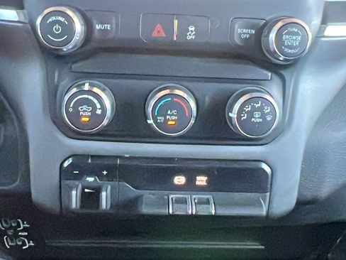 Used 2024 RAM 2500 Big Horn image 25