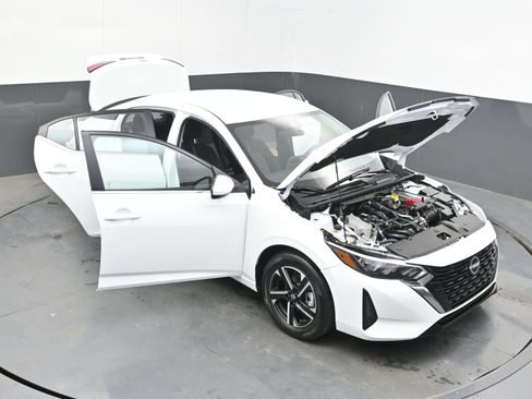 Used 2025 Nissan Sentra SV FWD image 37