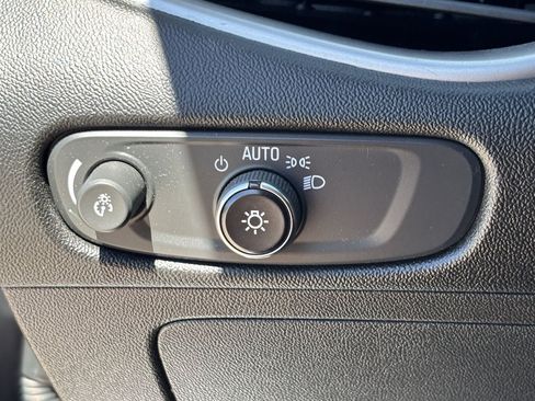 Used 2022 Chevrolet Malibu RS FWD image 29