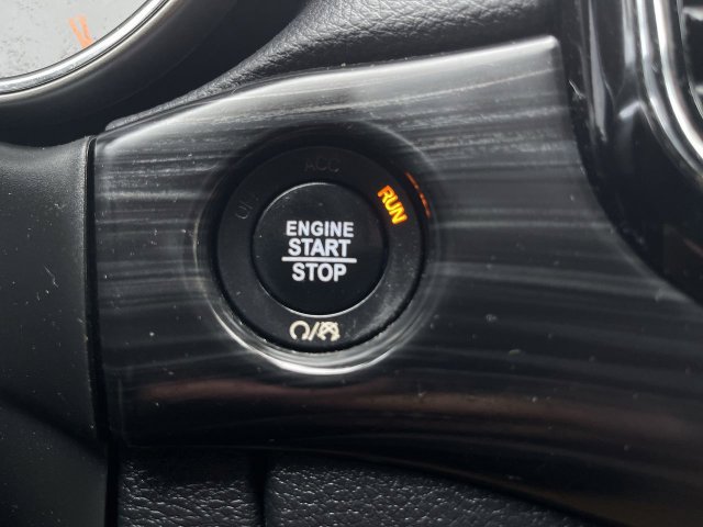 Used 2020 Jeep Grand Cherokee Altitude AWD/4WD image 18