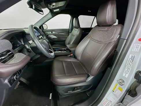 Used 2025 Ford Explorer Platinum w/ LUX Leather Package AWD/4WD image 21