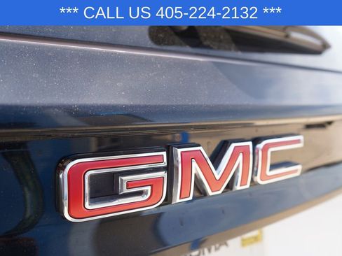 Used 2026 GMC Acadia Elevation w/ Elevation Premium Package AWD/4WD image 5