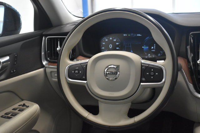 Used 2022 Volvo S60 T8 R-Design Expression w/ Premium Package AWD/4WD image 24