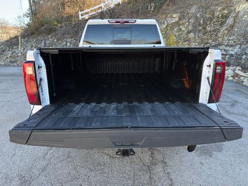 Used 2024 GMC Sierra 3500 Denali w/ Denali Reserve Package image 9