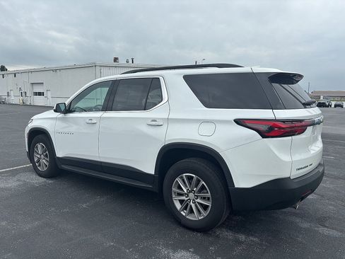 Used 2023 Chevrolet Traverse LT AWD/4WD image 3