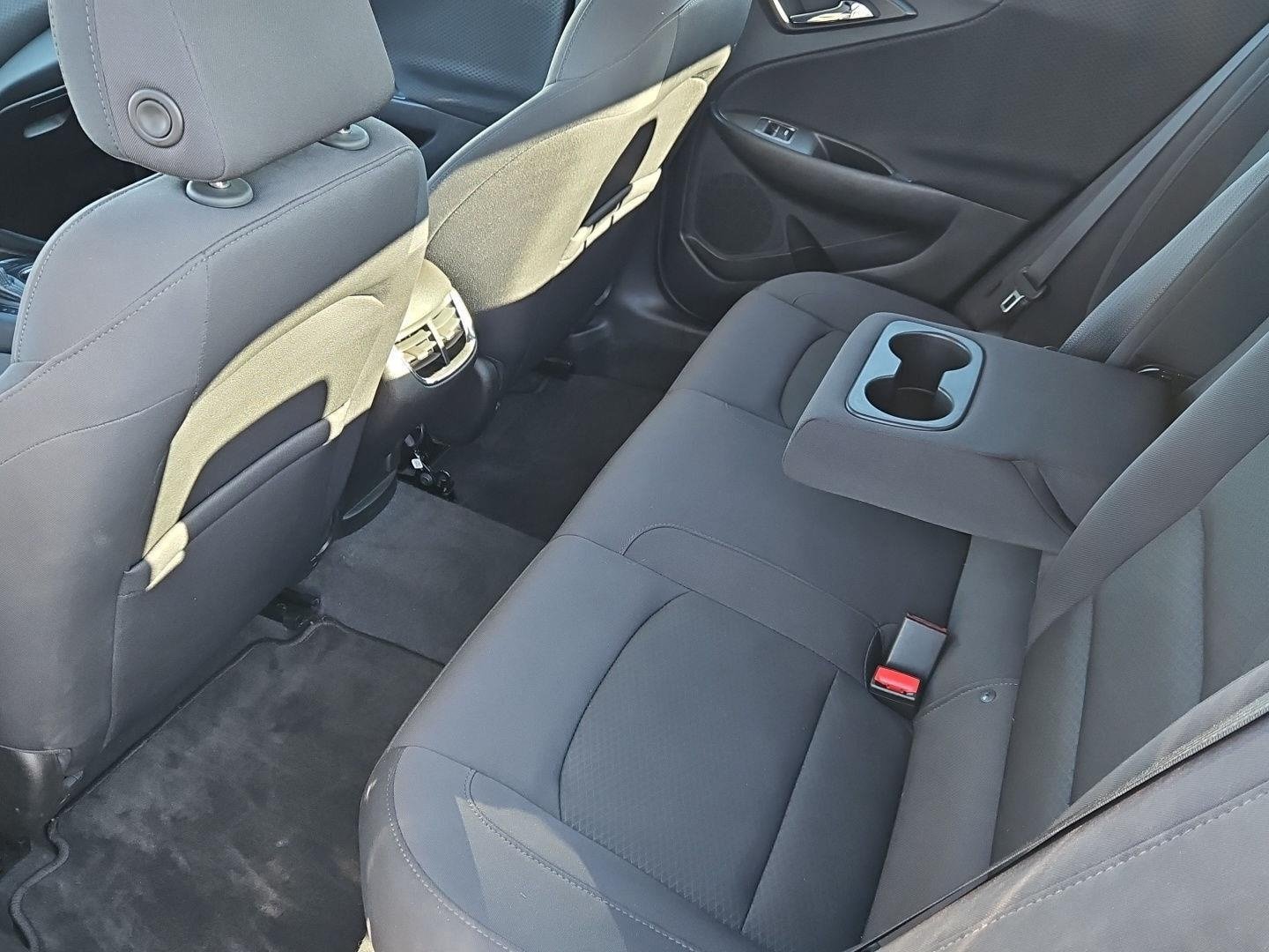 Used 2017 Chevrolet Malibu LT FWD image 17