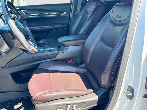 Used 2020 Cadillac XT6 Premium Luxury FWD image 23