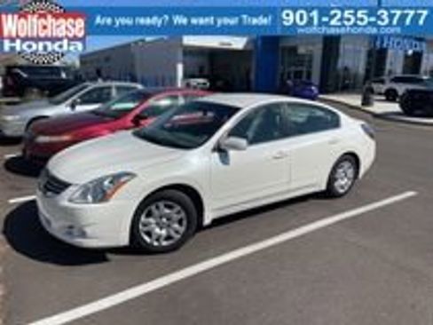 Used 2010 Nissan Altima 2.5 S image 1