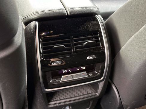 Used 2021 BMW X6 M50i w/ Executive Package image 16