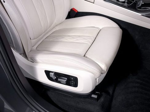 Used 2024 BMW X7 M60i w/ Executive Package image 56