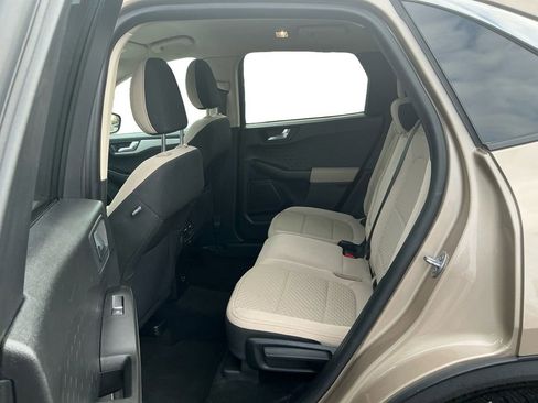 Used 2020 Ford Escape SE image 21