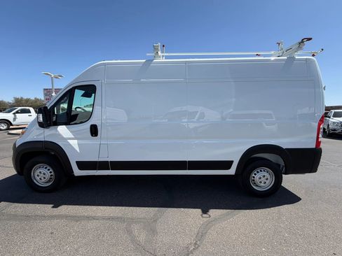 Used 2025 RAM ProMaster 2500 FWD image 4