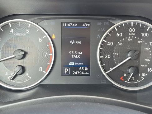 Used 2025 Nissan Sentra S FWD image 21