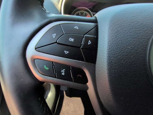 Used 2019 Jeep Cherokee Limited AWD/4WD image 23
