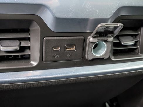 Used 2022 GMC Sierra 2500 AT4 w/ Snow Plow Prep/Camper Package image 35