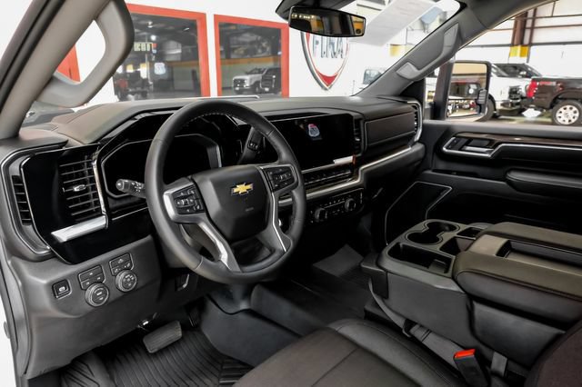Used 2026 Chevrolet Silverado 2500 LT AWD/4WD image 5