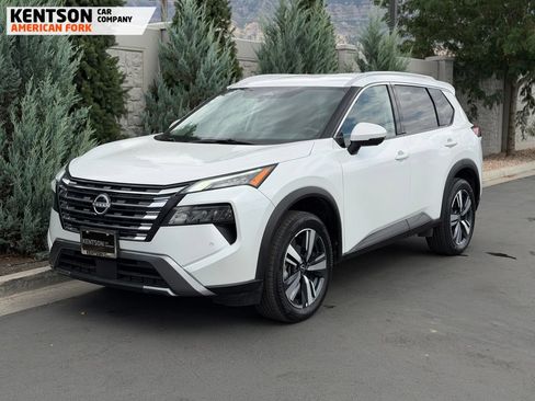 Used 2026 Nissan Rogue SL AWD/4WD image 2