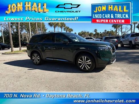 Used 2025 Nissan Pathfinder Platinum w/ Cargo Package image 18