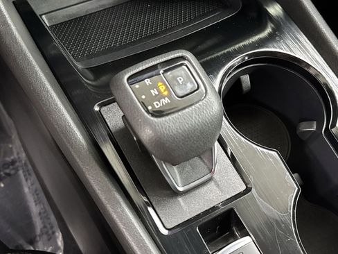 Used 2023 Nissan Rogue S image 26