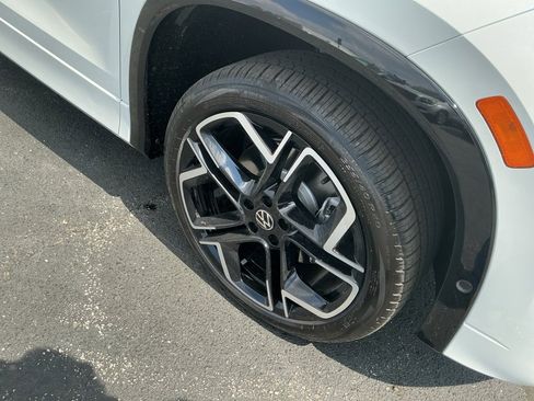 New 2026 Volkswagen Tiguan SEL R-Line AWD/4WD image 25