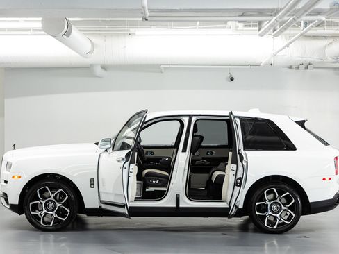 Certified 2023 Rolls-Royce Cullinan Black Badge w/ Driver's Package AWD/4WD image 29