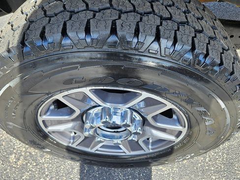 Used 2024 Ford F350 Lariat image 10