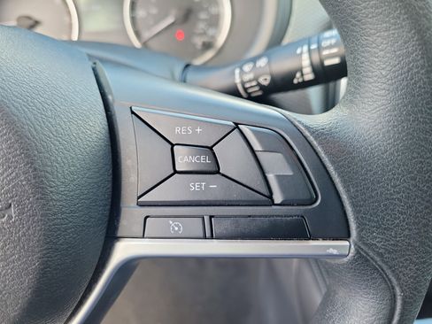 Certified 2018 Nissan Kicks S FWD image 18