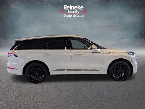Used 2021 Lincoln Aviator Reserve w/ Equipment Group 208A image 4