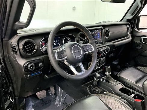 Used 2023 Jeep Wrangler Unlimited Sahara image 16