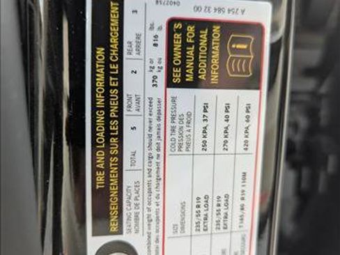 Certified 2025 Mercedes-Benz GLC 300 4MATIC image 14