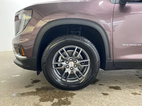Used 2025 GMC Acadia Elevation image 11