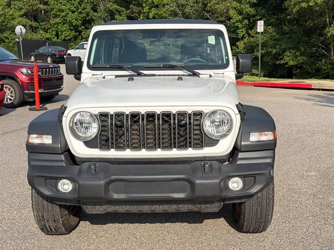 Used 2025 Jeep Wrangler Unlimited Sport AWD/4WD image 3