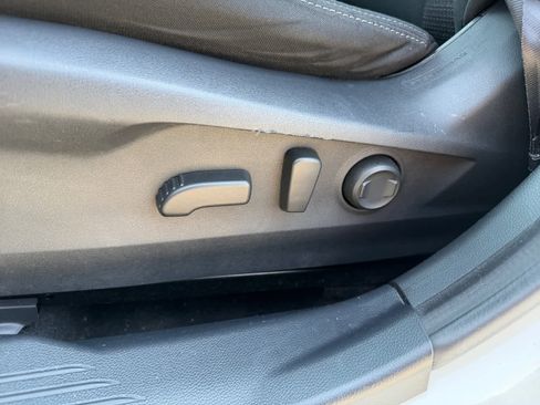 Used 2020 Subaru Outback Premium image 17