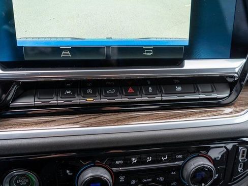 Used 2022 Chevrolet Silverado 1500 RST image 24