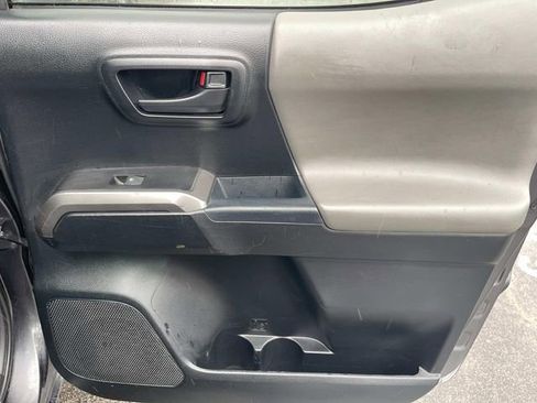 Used 2017 Toyota Tacoma SR5 w/ Tow Package AWD/4WD image 20
