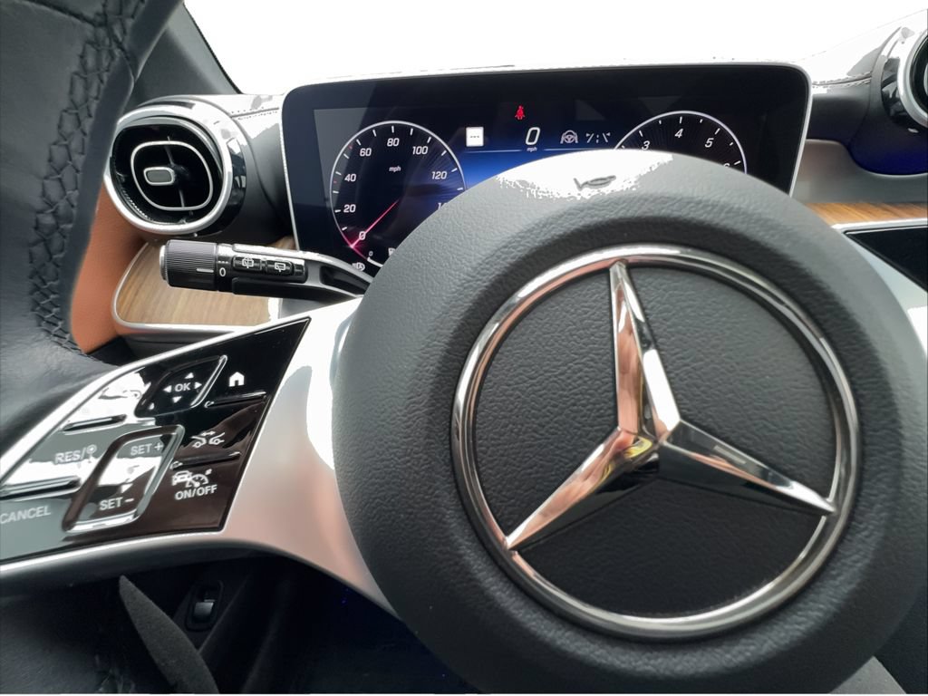 Used 2023 Mercedes-Benz GLC 300 4MATIC w/ Exclusive Trim Package image 43