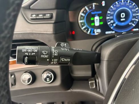 Used 2017 Cadillac Escalade ESV Luxury AWD/4WD image 10