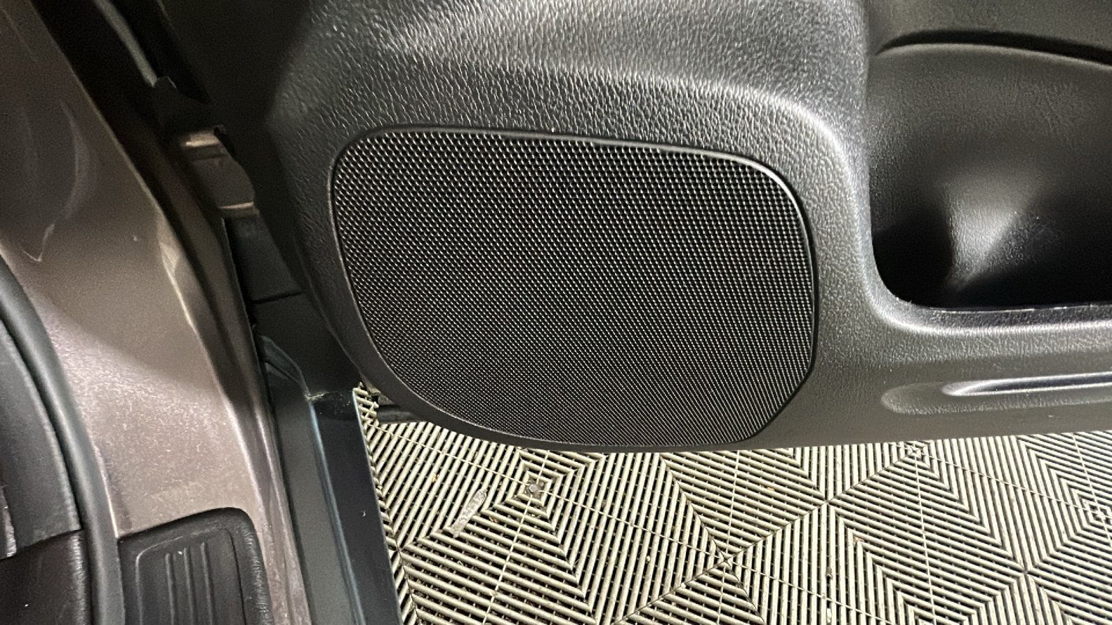 Used 2015 Honda CR-V EX-L image 36