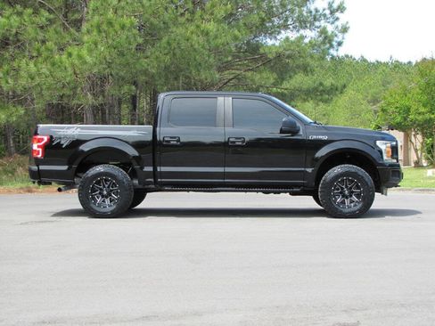 Used 2018 Ford F150 XL w/ Equipment Group 101A Mid AWD/4WD image 4