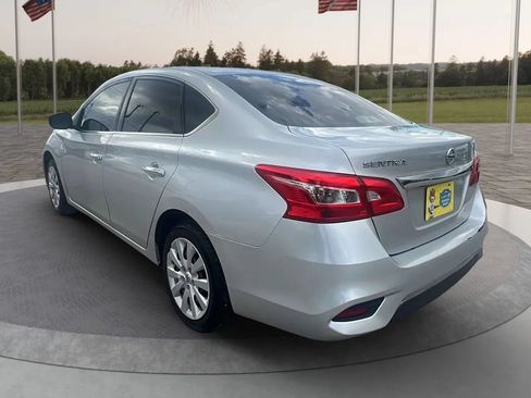 Used 2018 Nissan Sentra S FWD image 4