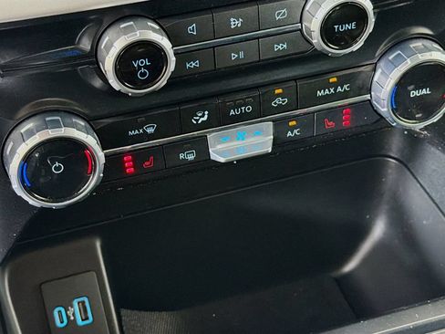 Used 2023 Ford F150 Lightning XLT AWD/4WD image 37