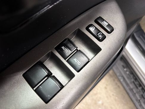 Used 2011 Toyota Sequoia SR5 AWD/4WD image 16