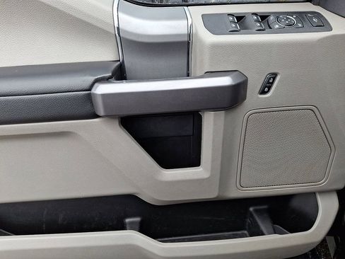 Certified 2022 Ford F350 XLT w/ Black Appearance Package image 11