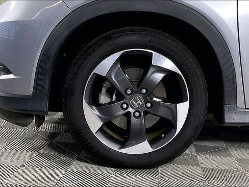 Used 2018 Honda HR-V EX image 8